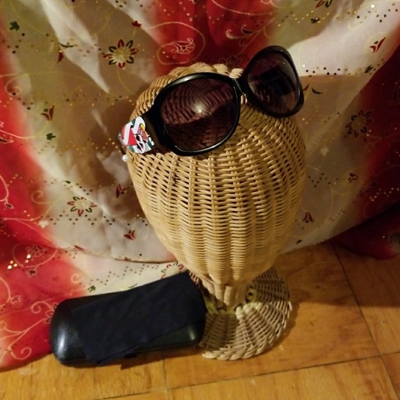 Wide Frame Sunglasses - Skull & Flowers - Picture 5 of 8